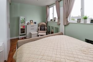 CHURCHILL CLOSE- click for photo gallery